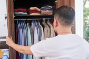 media-rencard-premier-quelle-tenue